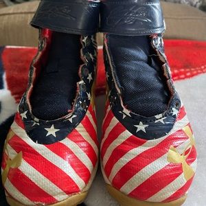 Under Armour Youth baseball cleats, Size 1.